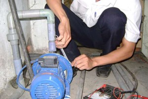 Thợ chuyên sửa chữa máy bơm tại quận 2